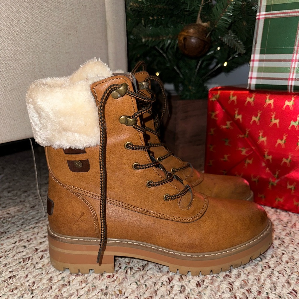 Denver Hayes winter boots